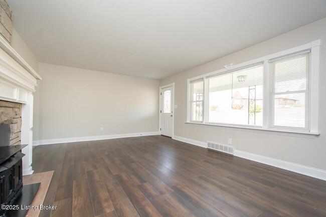 Foto del edificio - 6156 Cherry Hill Ct