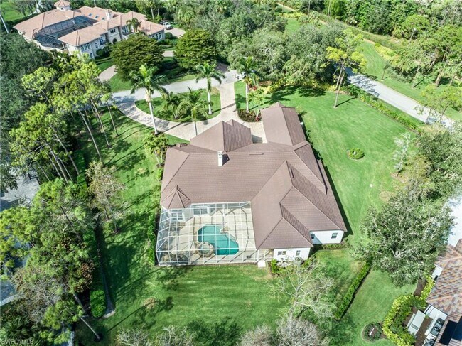 Foto del edificio - ***LARGE 5 BED /6 BATH ESTATE HOME***ONE O...