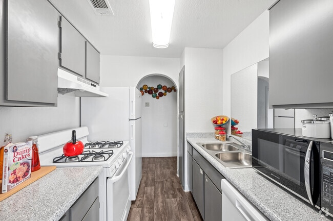 1BR, 1BA - 720SF - Kitchen - Liberty Village