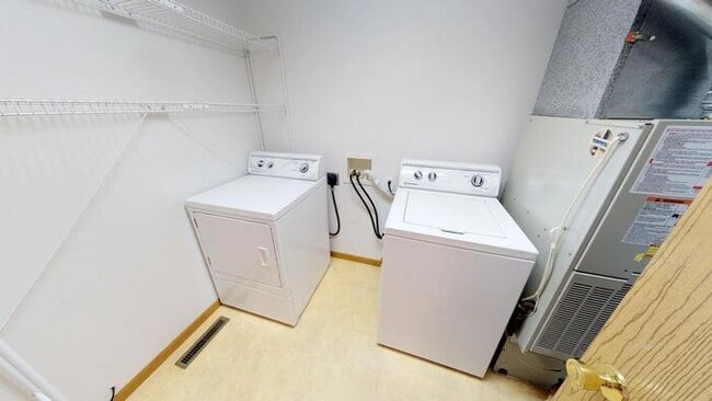 Building Photo - 310 S 13th St