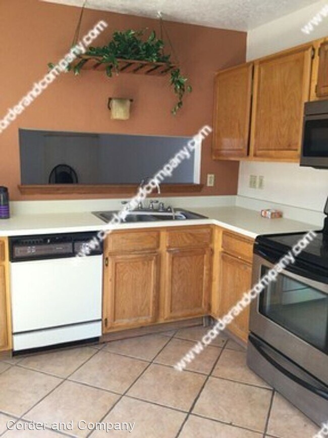 2 br, 2 bath House - 4912 Quail Ridge NW photo'