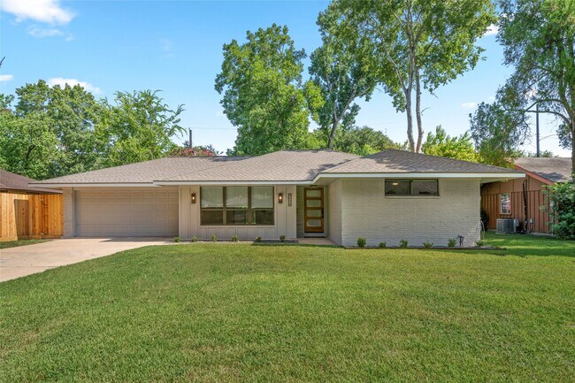 Foto del edificio - 9606 Pine Lake Dr