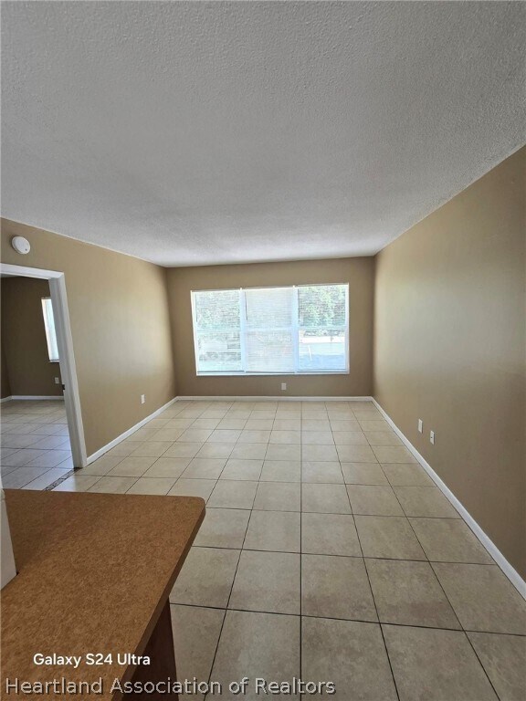 241 S Commerce Ave Unit 204, Sebring, FL 33870 Room for Rent in