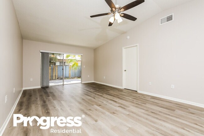 Building Photo - 4406 Suntree Blvd