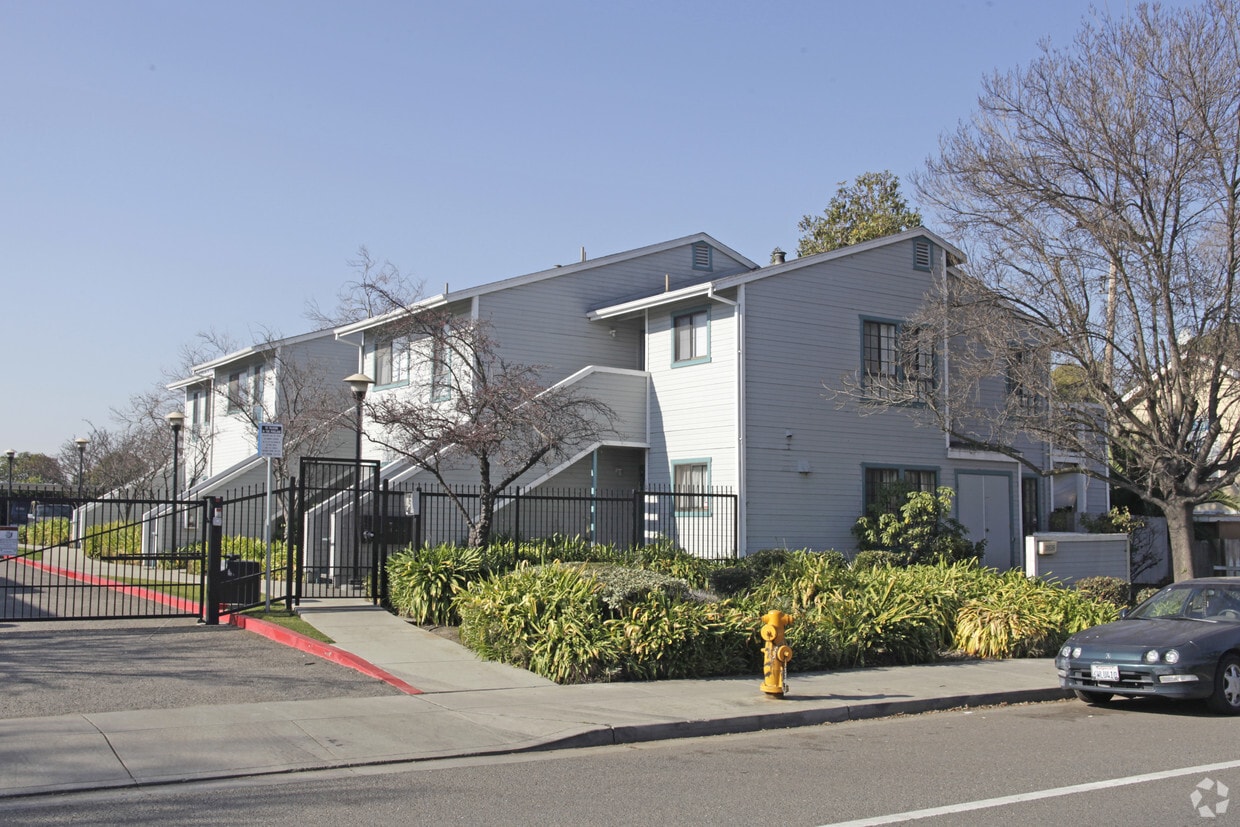 29539 Dixon St, Hayward, CA 94544 Apartments in Hayward, CA