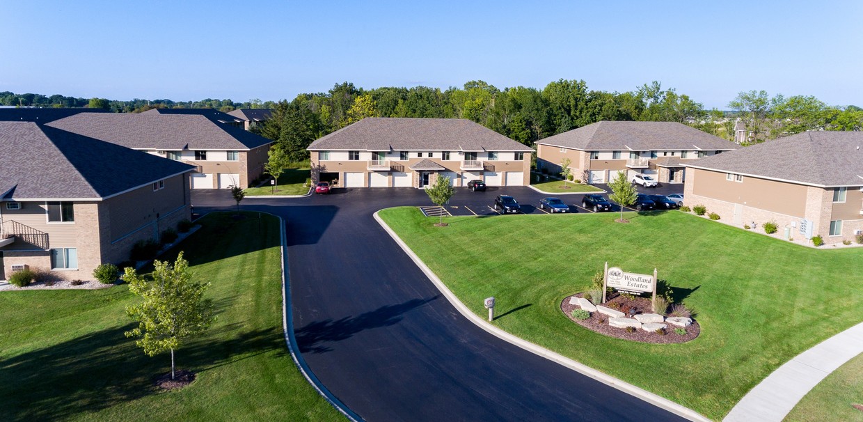 Woodland Estates Apartments - 1316-1344 Angels Path De Pere, WI ...