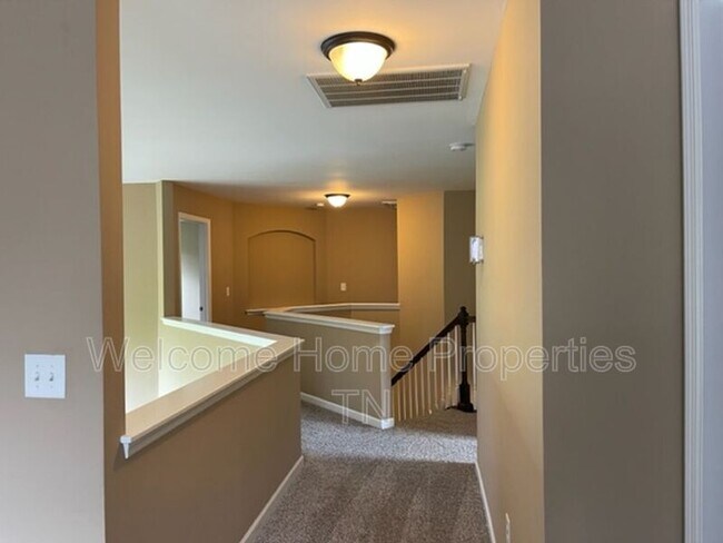 Building Photo - 402 Warren Hill Dr