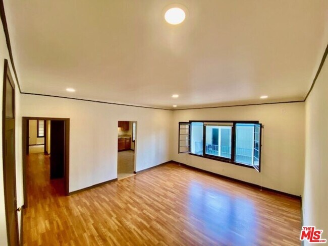 Foto del edificio - 433 S Sherbourne Dr