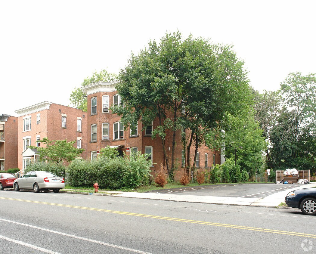 Building Photo - 499-501 Zion St