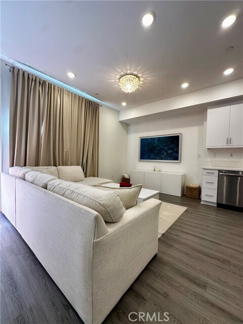 Foto del edificio - 220 Strike Dr