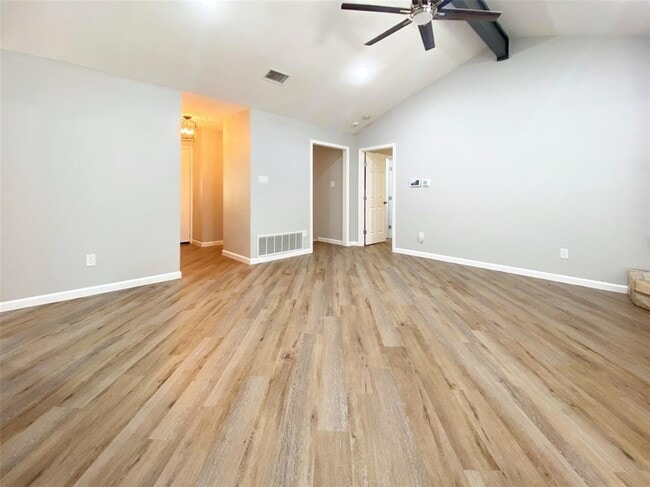 Foto del edificio - 4705 Quicksilver Blvd