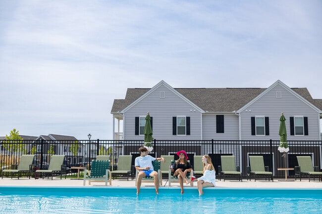 Building Photo - Orange Summit