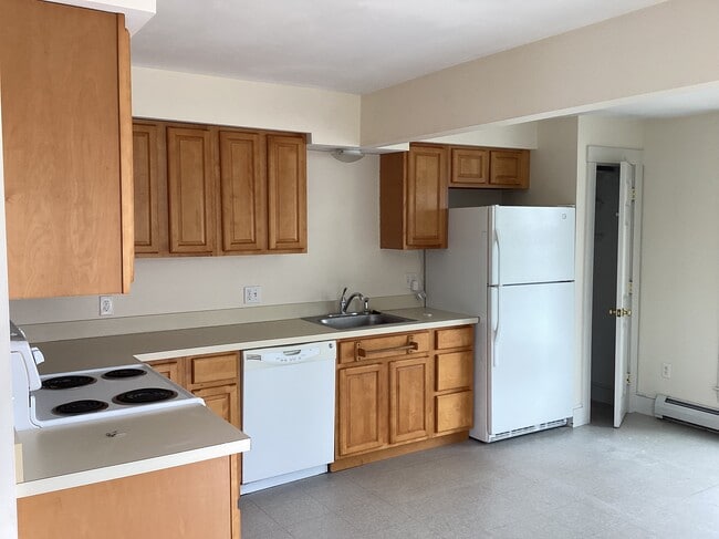 Building Photo - 21 Pond St