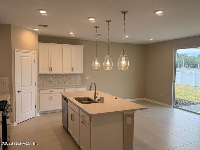 Building Photo - 272 Cherry Elm Dr