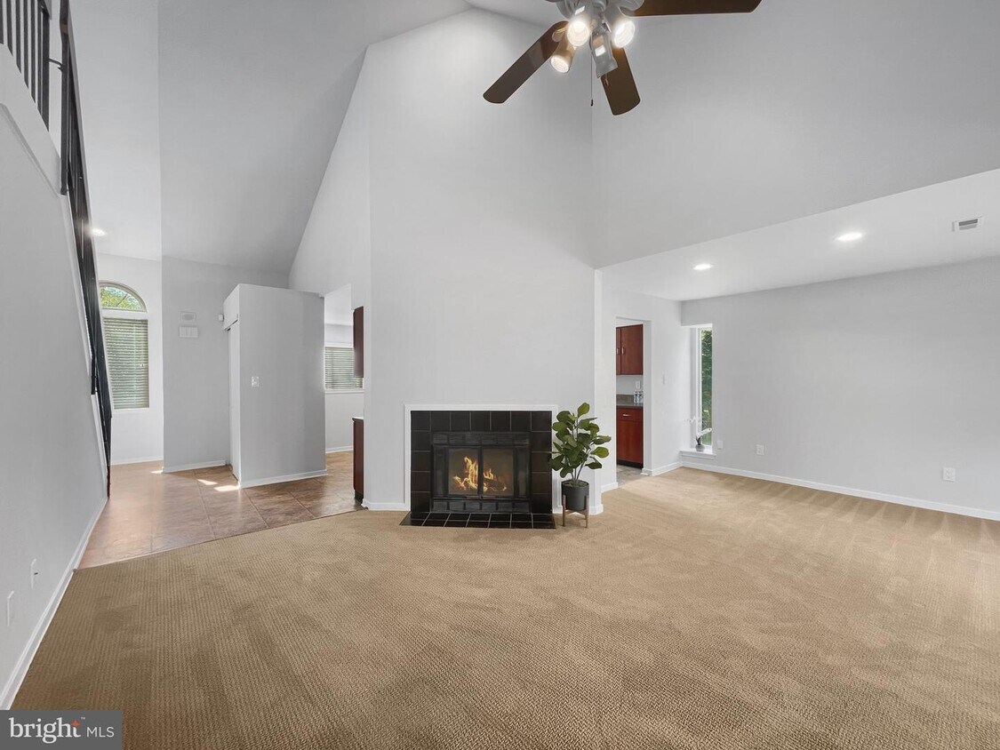 512 Chanticleer, Cherry Hill, NJ 08003 Room for Rent in Cherry Hill