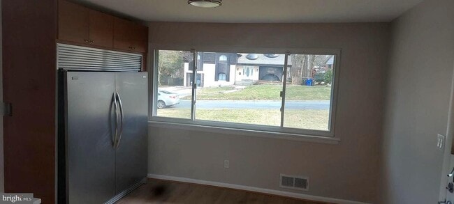 Building Photo - 9820 Inglemere Dr