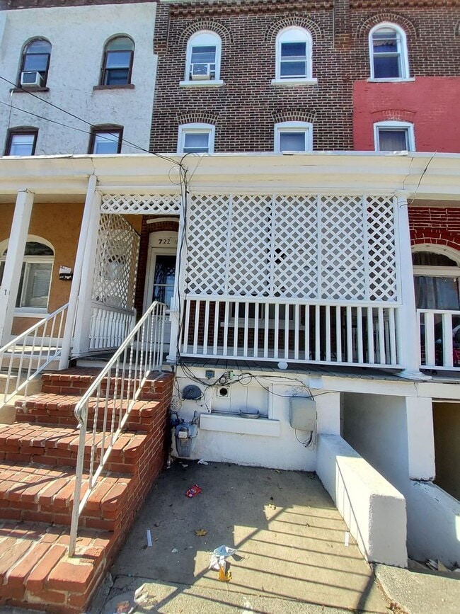 Building Photo - 722.5 N Penn St