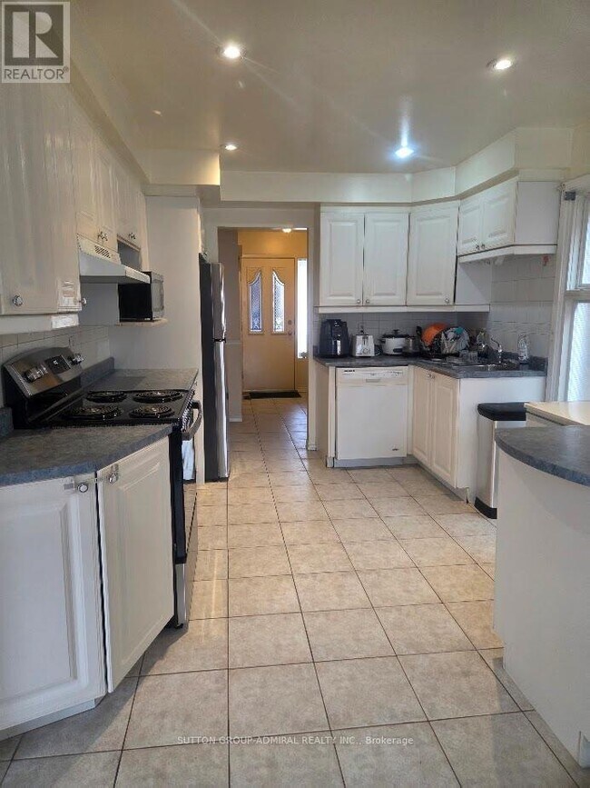 Photo du bâtiment - 112 Patrice Crescent