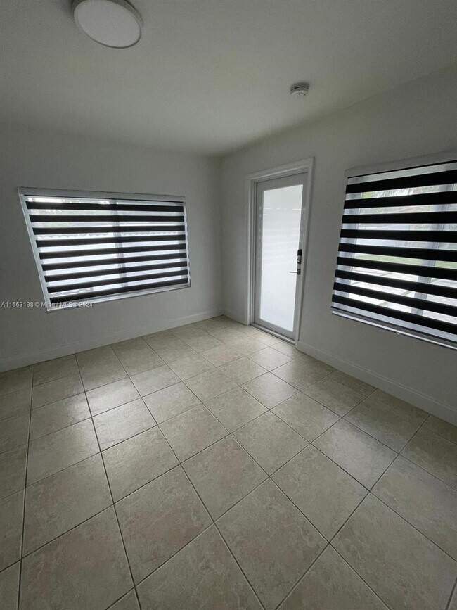 Foto del edificio - 5829 Fillmore St