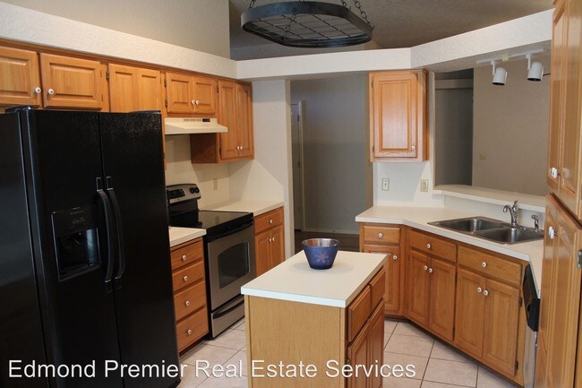 Building Photo - 3 br, 2 bath House - 1817 Pinnacle Ln