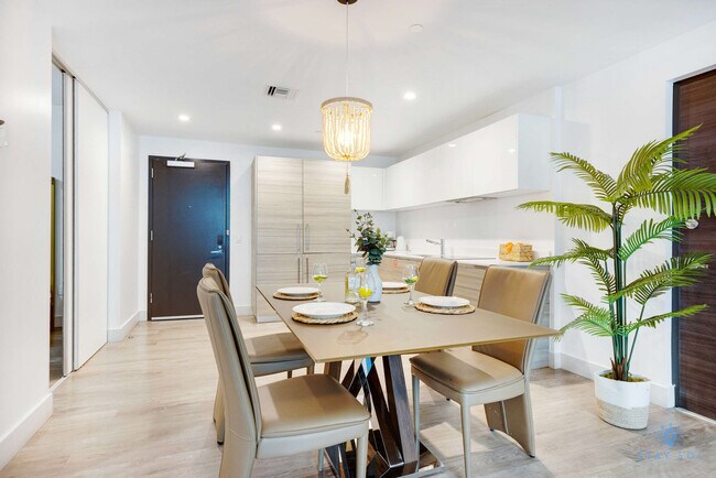 Building Photo - 777 N Ocean Dr