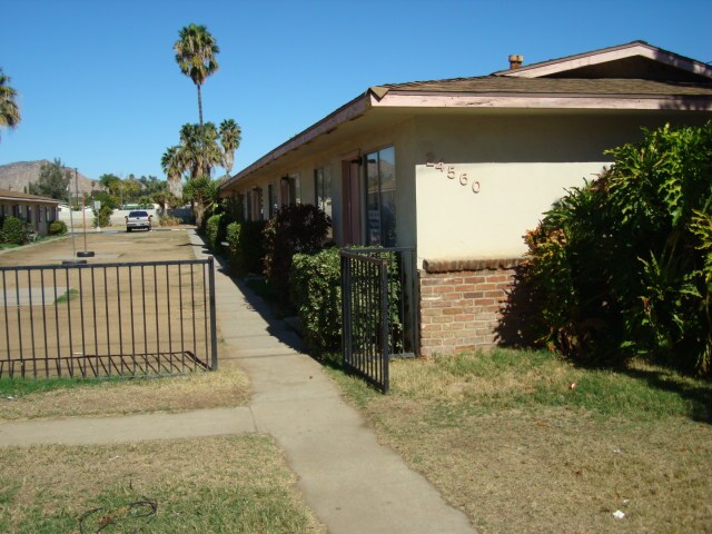 Primary Photo - 24550 Atwood Ave