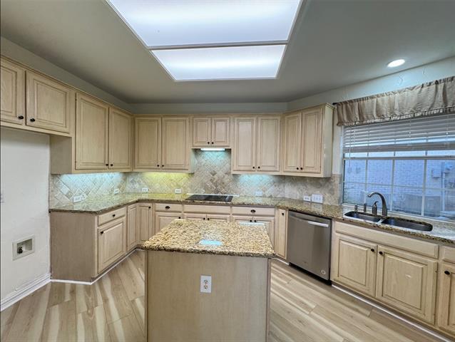 Foto del edificio - 3720 Southport Dr