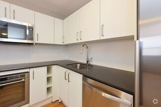 Building Photo - 730 St Clarens Ave
