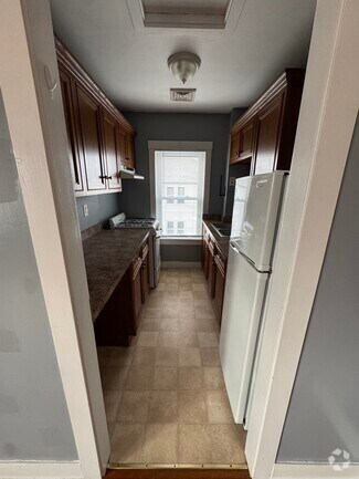 Building Photo - 38 Melville St