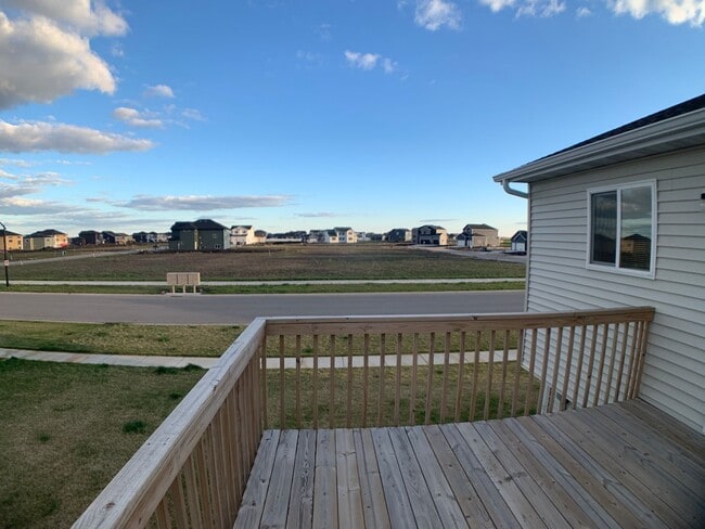 Foto del edificio - 4 Bed 3 Bath Single Family Home