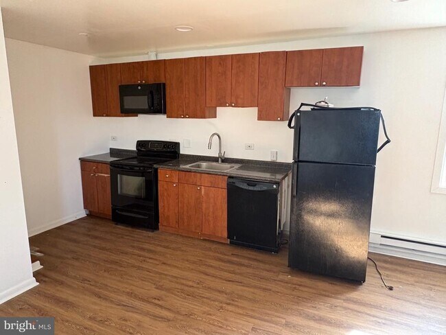 Foto del edificio - 2715 Hammonds Ferry Rd