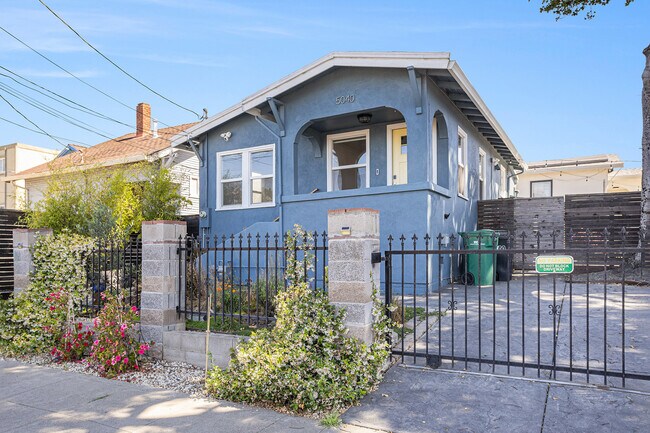 Foto del edificio - 5040 Melrose Ave