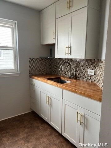 Foto del edificio - 220-15 93rd Ave
