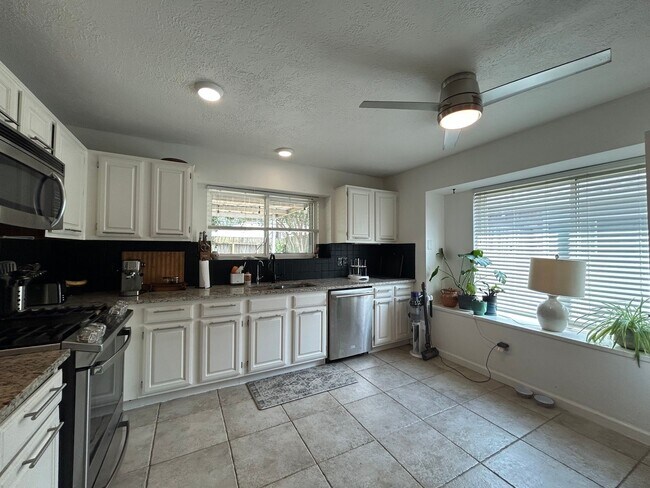 Foto del edificio - 21414 Golden Dove Dr