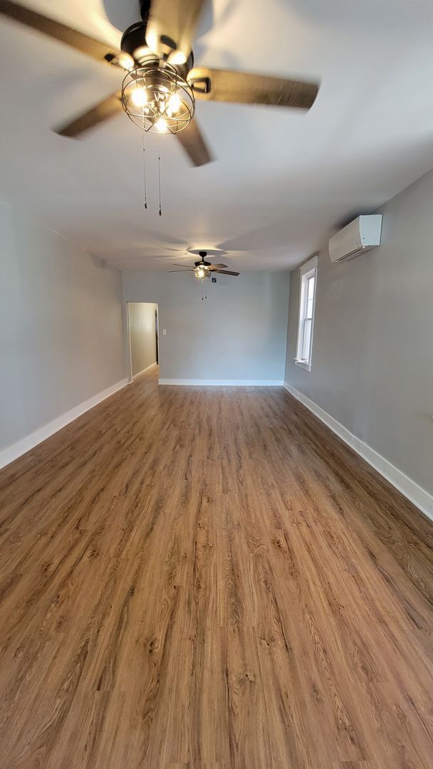 Foto del edificio - 321 W 7th St