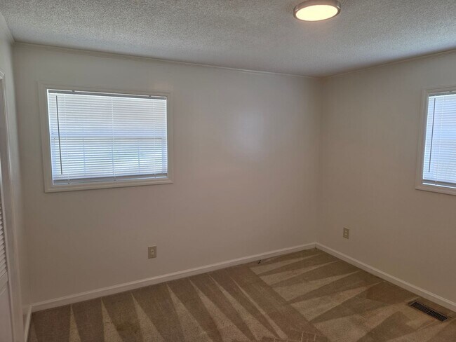 Foto del edificio - 159 Hazeldale Ln