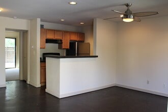 Building Photo - 4109 Avondale Ave