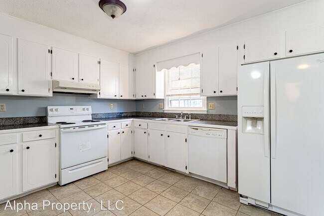 Building Photo - 3 br, 2 bath House - 203 Willow Branch Dr