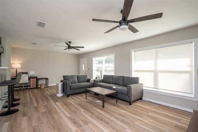 Building Photo - 3806 SW 18th St