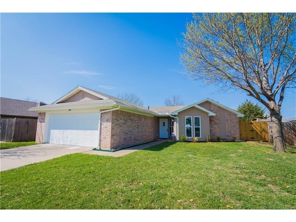 Beautifully crafted 3-2-2 home in the Saginaw area! - Beautifully crafted 3-2-2 home in the Saginaw area!