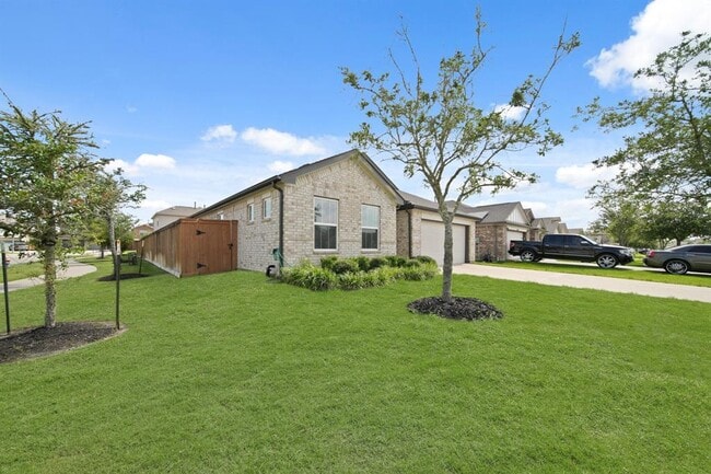 Building Photo - 1809 Bending Green Dr