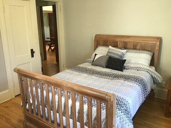 Dormitorio 1 - 4636 Cedar Ave