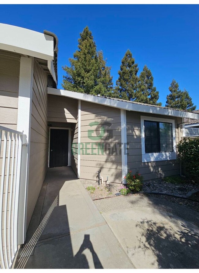 Building Photo - AVAILABLE NOW!! 2 Bedroom 2 Bath Modesto h...