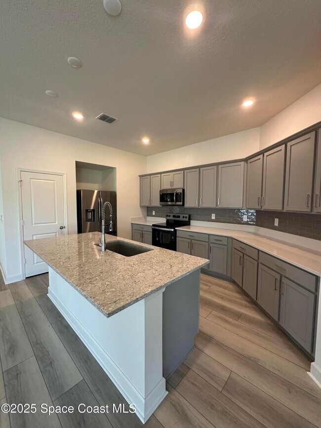 Foto del edificio - 715 Hatton Ln SE