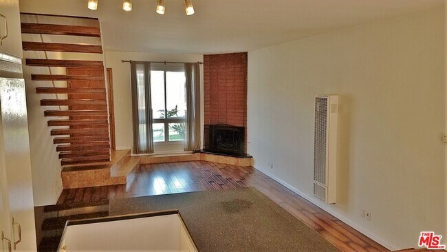 Building Photo - 7830 Pso Del Rey