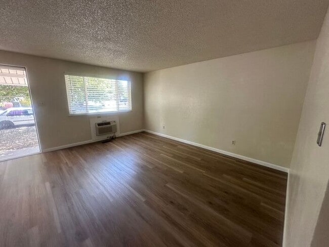 Building Photo - 1395 Carville Dr