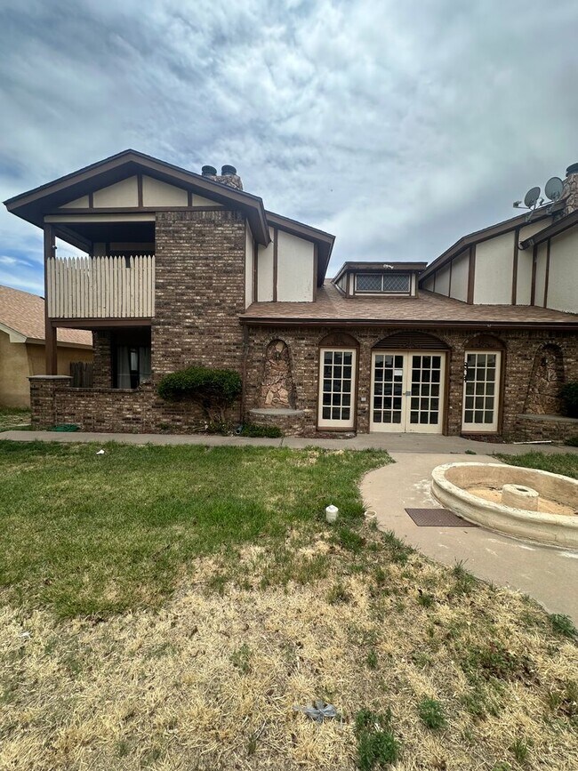 Foto del edificio - 804 Laurelwood Dr