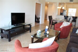 Building Photo - 9735 Acqua Ct