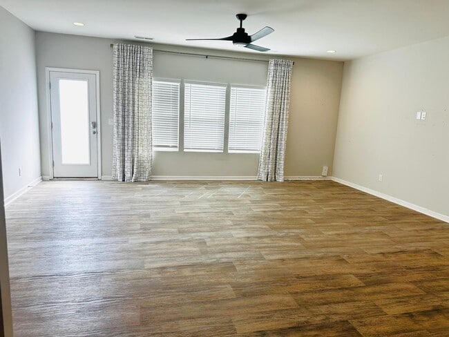 Foto del edificio - 15104 Meacham Farm Dr