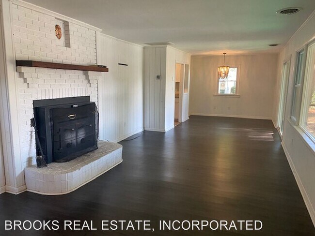 Building Photo - 3 br, 1 bath House - 7250 Canal Street